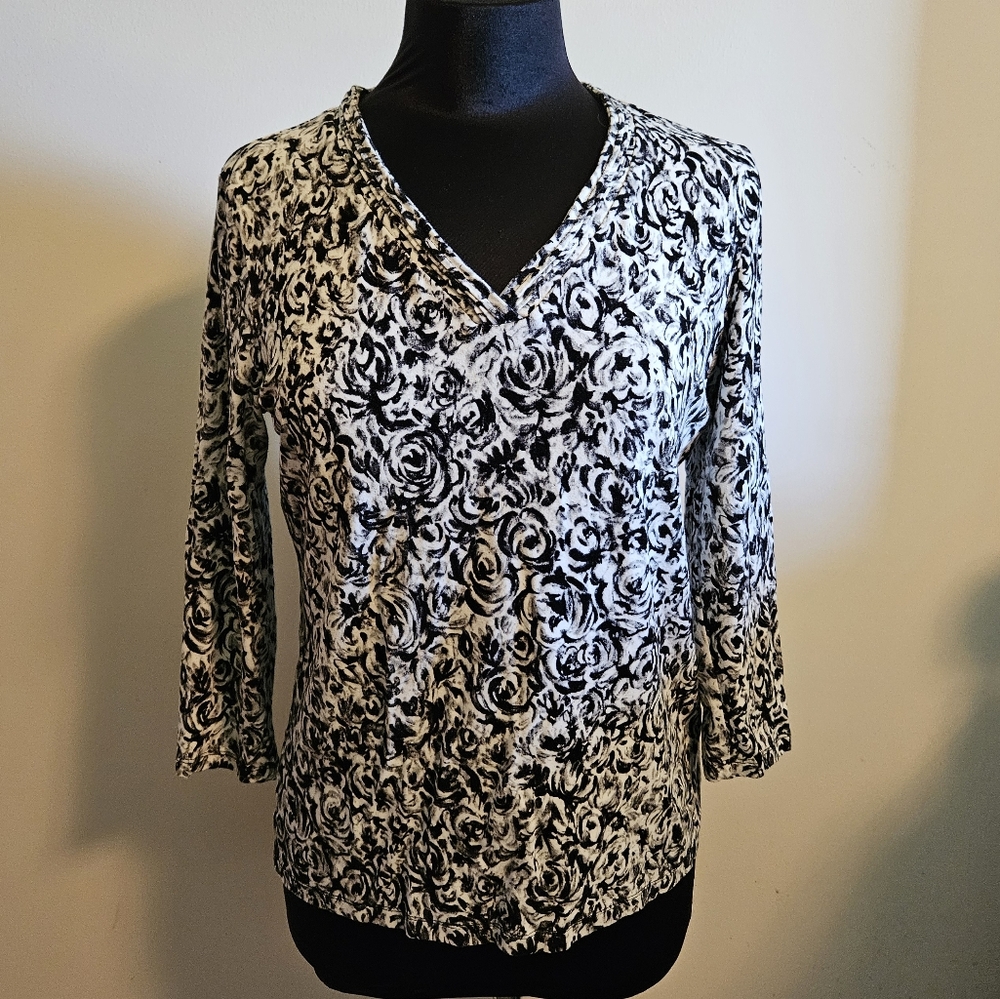 Talbots Black and White Floral Women's V-neck Three Quarter Sleeve Top Medium